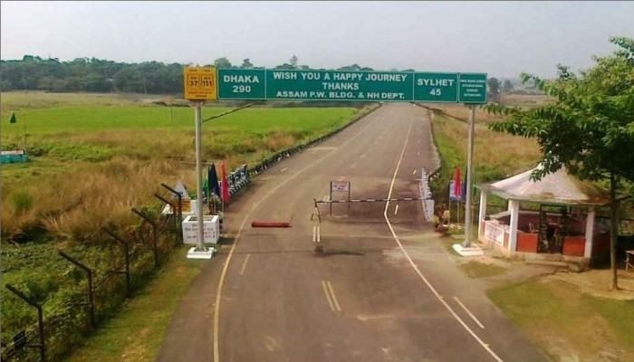 ​বাংলাদেশ সীমান্তঘেঁষা আদিবাসীদের অস্ত্রের লাইসেন্স দিচ্ছে ভারত!