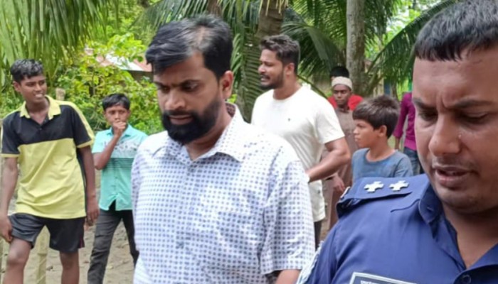 ​ভারতে পালানোর সময় দীপু মনির ভাগ্নে আটক