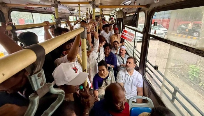 ​দিল্লি কাঁপাল ইন্ডিয়া জোট, পুলিশের জালে ১০০ এমপি