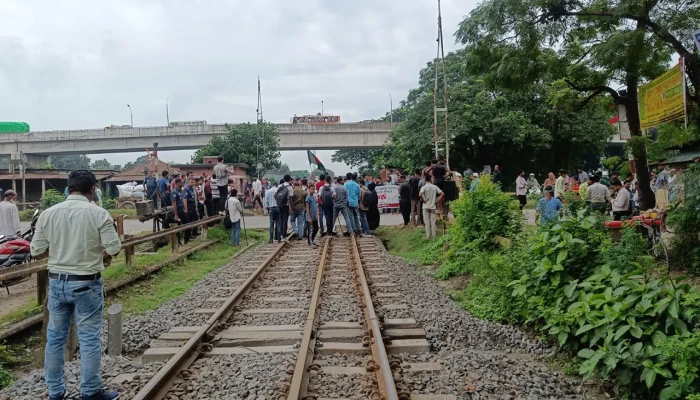 ​উত্তরাঞ্চলের রেল যোগাযোগ বন্ধ