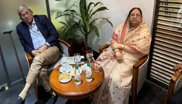 ​চিকিৎসার জন্য স্ত্রীকে নিয়ে ব্যাংকক গেছেন মির্জা ফখরুল
