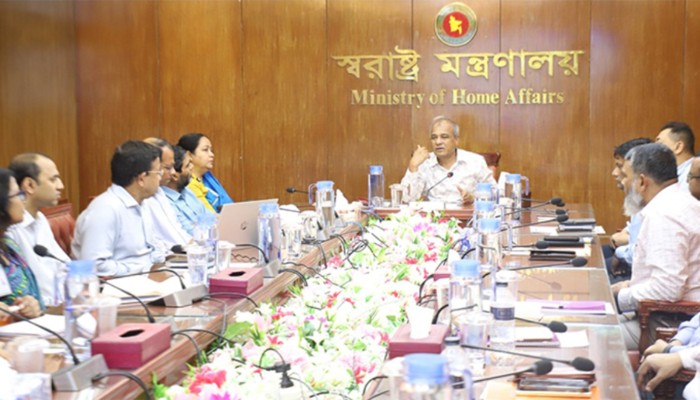 ​‘কর্মকর্তারা কোনো রাজনৈতিক দলের লেজুড়বৃত্তি করতে পারবে না’