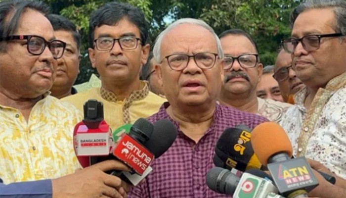 ​আওয়ামী আমলের প্রশাসন দিয়ে সুষ্ঠু নির্বাচন সম্ভব নয়: রিজভী