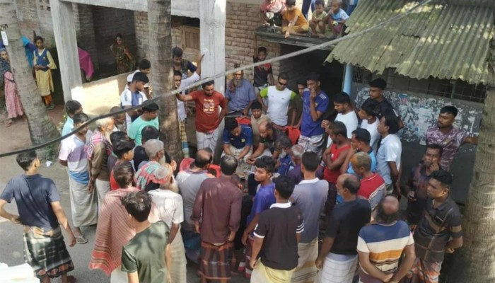 ​১১ এনজিও থেকে নেওয়া ঋণের চাপে কৃষকের আত্মহত্যা