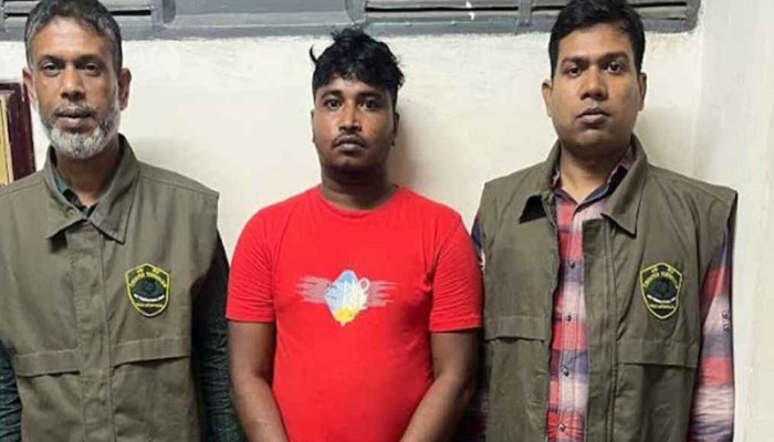 ​মোহাম্মদপুরের শীর্ষ সন্ত্রাসী ‘ভাগ্নে বিল্লাল’ গ্রেপ্তার