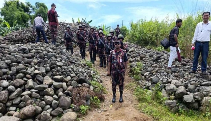 ​সিলেটে উৎমাছড়া পর্যটনকেন্দ্র থেকে দুই লাখ ঘনফুট পাথর উদ্ধার