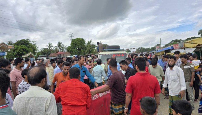 ​ঢাকা-সিলেট মহাসড়ক অবরোধ, ২০ কিলোমিটার জুড়ে যানজট