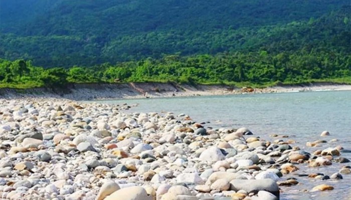 সাদাপাথর লুটপাটে 'সর্বদলীয় ঐক্য'