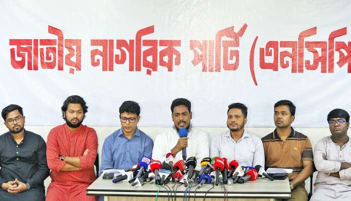 ​বিএনপি প্রতারণার পথে এগোচ্ছে কি না সে প্রশ্ন রাখতে চাই : আখতার