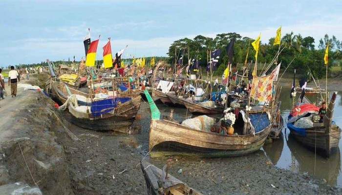 ভরা মৌসুমে ইলিশের আকাল, উদ্বিগ্ন লক্ষাধিক জেলে
