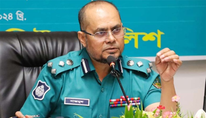 ​রাস্তা বন্ধ করে চলাচল করায় জিএমপি কমিশনারকে শোকজ