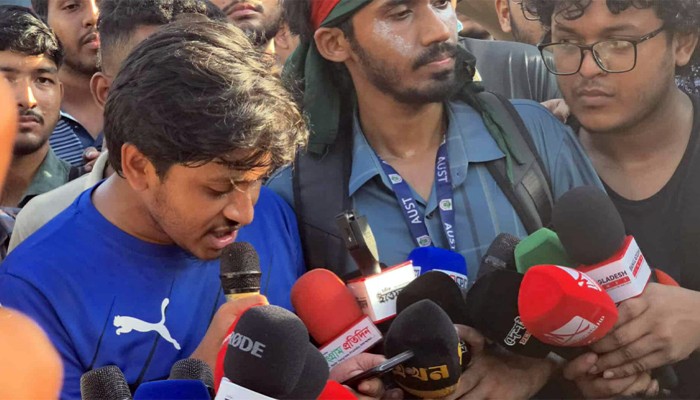 কমিটি প্রত্যাখান, ৫ দাবিতে অনড় প্রকৌশল শিক্ষার্থীরা