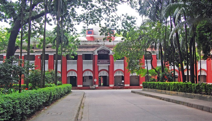 প্রকৌশল শিক্ষার্থীদের কমপ্লিট শাটডাউন কর্মসূচি চলছে