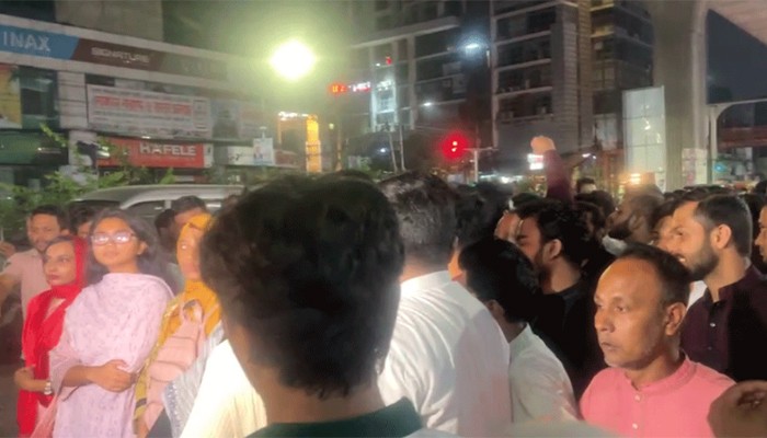 ​নুরের ওপর হামলার প্রতিবাদে এনসিপির বিক্ষোভ