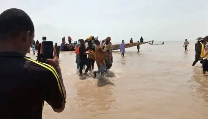 নাইজেরিয়ায় নৌকাডুবিতে ৬০ জনের মৃত্যু