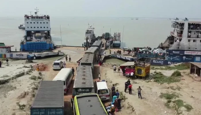 নৌরুটে নাব্য সংকট