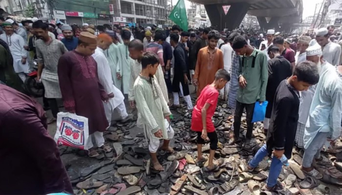 ​চট্টগ্রামে জশনে জুলুসে পদদলিত হয়ে দুজনের মৃত্যু, আহত ৬