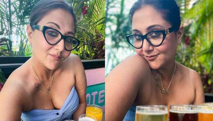 ​৪৪ বছর বয়সেও নিজেকে ভীষণ হট দাবি করলেন স্বস্তিকা