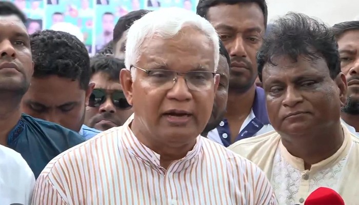 ​বাংলাদেশকে পিছিয়ে দেওয়ার ষড়যন্ত্র হচ্ছে: ডা. জাহিদ