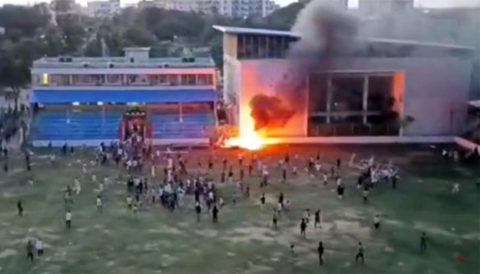 কক্সবাজার স্টেডিয়াম রণক্ষেত্র, ইউএনওসহ আহত ২০