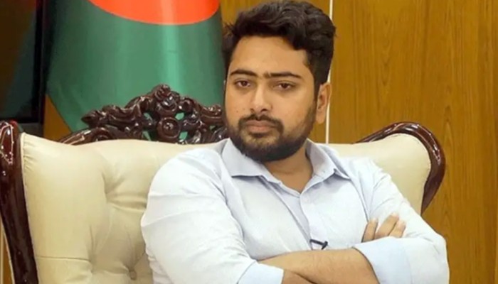 ​সরকার মাহফুজদের ব্যবহার করে মৃত্যুর মুখে ঠেলে দিচ্ছে : নাহিদ