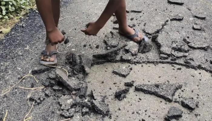 ​গ্রামীণ সড়কে এলজিইডির নিম্নমানের কাজ, উঠছে কার্পেটিং