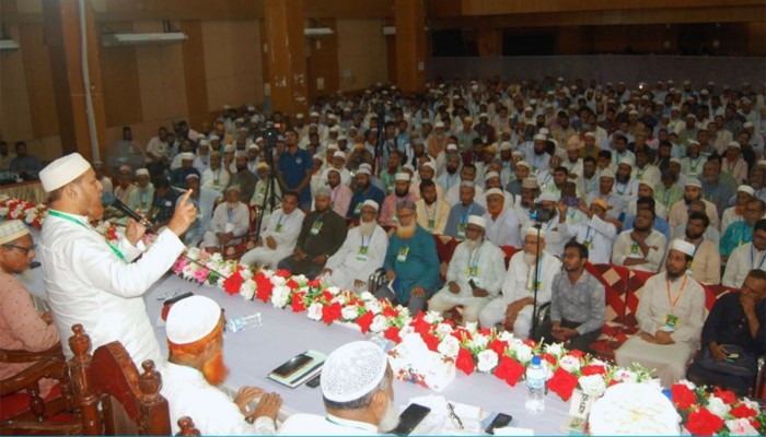 ​অন্তর্বর্তী সরকার একটি দলের পকেটে ঢোকার চেষ্টা করছে