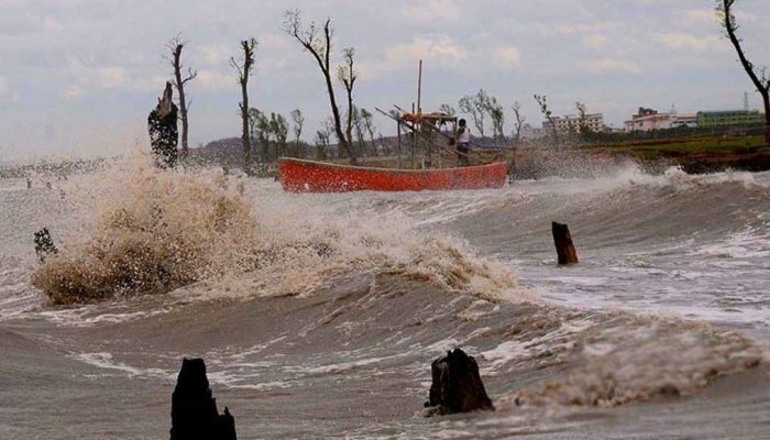 ​সব সমুদ্রবন্দরে ৩ নম্বর সংকেত, ঝড়ের পূর্বাভাস