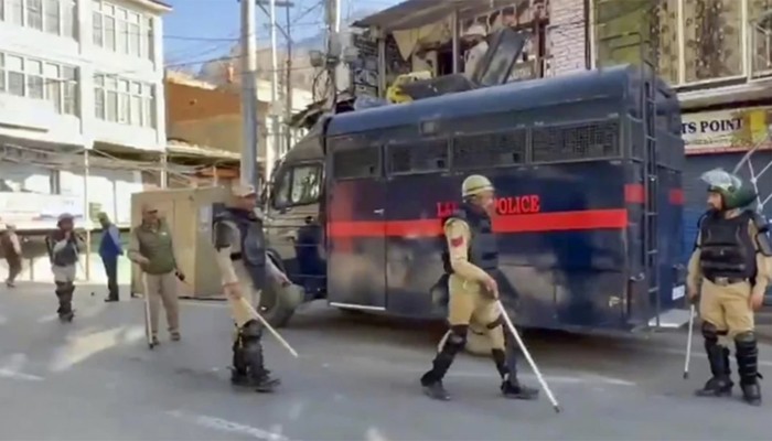 ​লাদাখে বিক্ষোভ সহিংসতায় নিহত চারজন, কারফিউ জারি