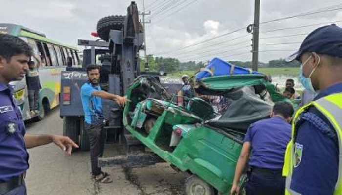 ​সুনামগঞ্জে পিকআপ-সিএনজি মুখোমুখি সংঘর্ষ, নিহত ৩