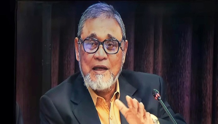 ​কল রেকর্ড ফাঁসের ভয়ে টেলিফোনে কথা বলি না : সিইসি