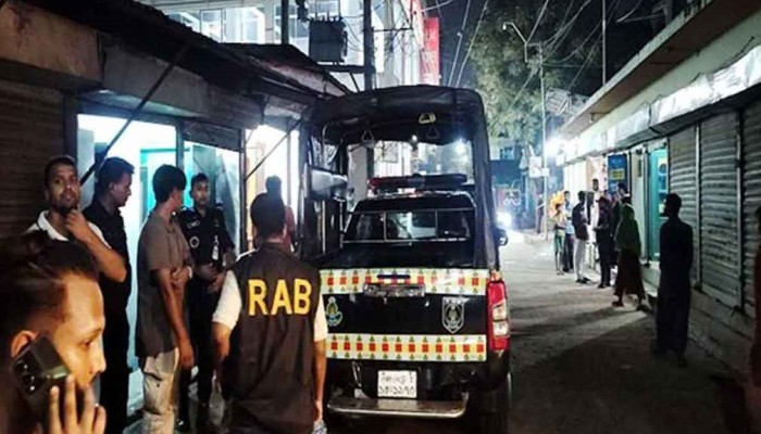 ​শীর্ষ সন্ত্রাসী ধরতে গিয়ে ৩ র‌্যাব সদস্যসহ আহত ৪