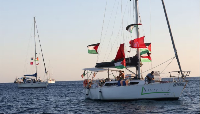 ​গাজার জলসীমায় মিকেনো জাহাজের গতিরোধ