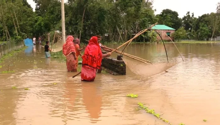 ​কমেছে তিস্তার পানি, দুর্ভোগে মানুষ