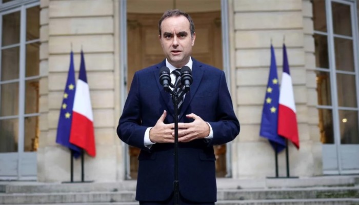 ক্যাবিনেট ঘোষণার একদিনের মধ্যেই পদত্যাগ ফ্রেঞ্চ প্রধানমন্ত্রীর
