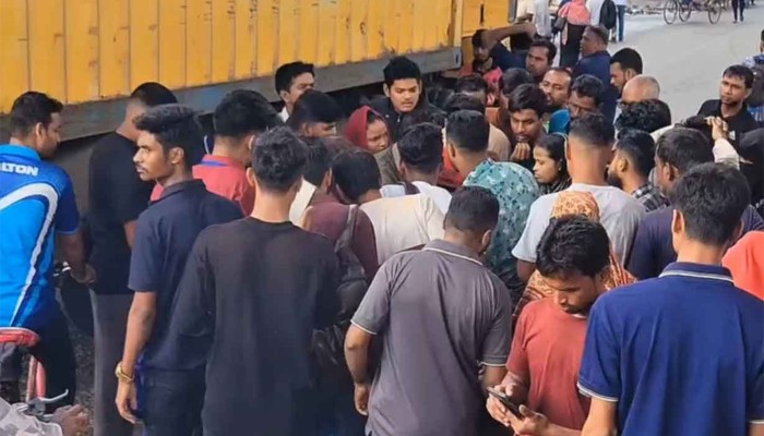 ​গাড়ি চাপায় নারীর মৃত্যু