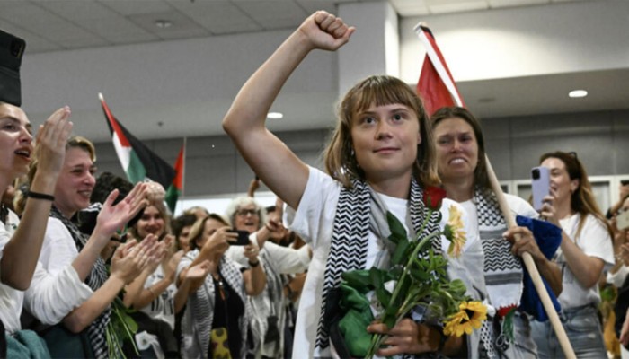 আমাদের চোখের সামনেই একটি গণহত্যা চলছে : থুনবার্গ