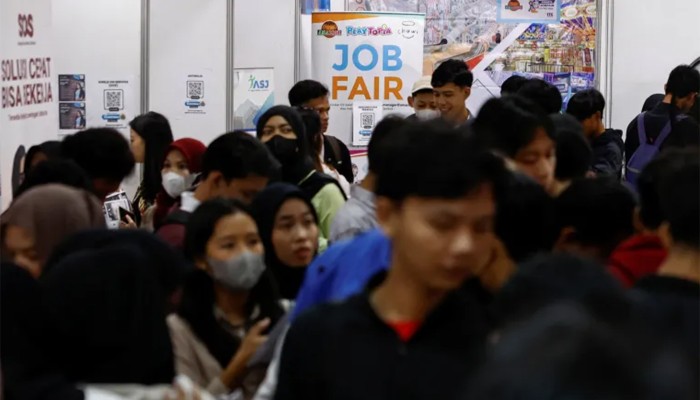 এশিয়ায় চাকরি পাচ্ছে না তরুণরা, নতুন করে বিক্ষোভের শঙ্কা