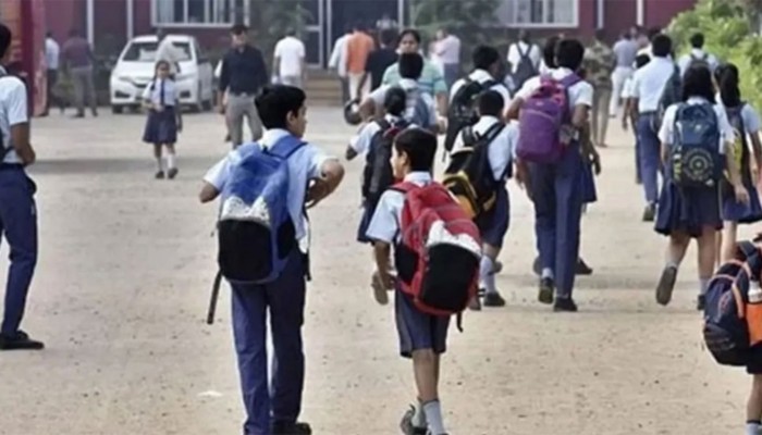 ​১২ দিনের ছুটি শেষে খুলেছে শিক্ষাপ্রতিষ্ঠান