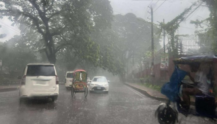 ​দেশজুড়ে বৃষ্টি, ভিজছে রাজধানীও