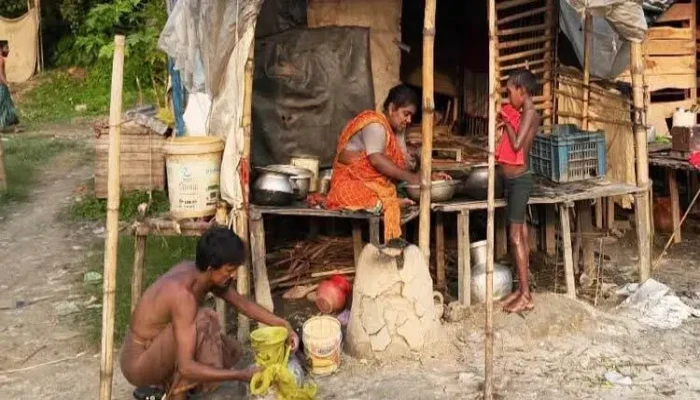 ​মৌলিক সুবিধাও জোটে না বেদেপল্লির ৩০০ বাসিন্দার ভাগ্যে