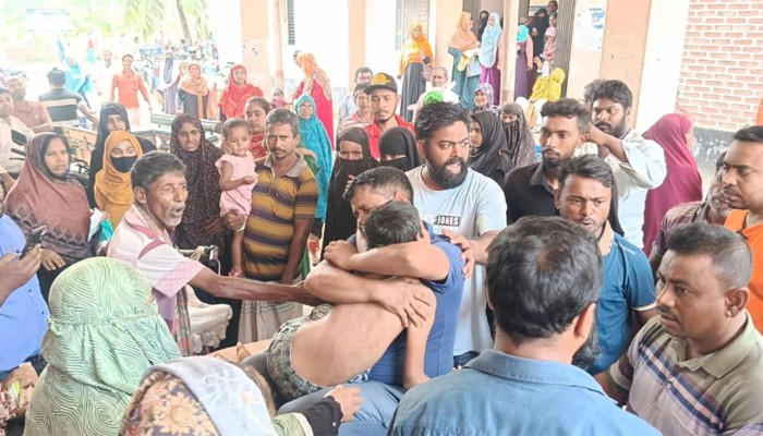 সিরাজগঞ্জে ভটভটির বেপরোয়া গতি কেড়ে নিল ৩ প্রাণ