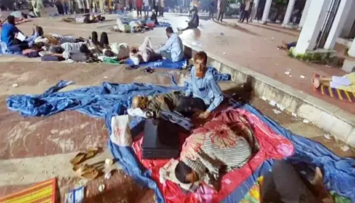 ​সারাদেশে এমপিওভুক্ত শিক্ষকদের কর্মবিরতি, শহীদ মিনারে অবস্থান