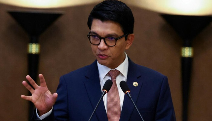 ​সামরিক বিমানে দেশত্যাগ করেছেন মাদাগাস্কারের প্রেসিডেন্ট