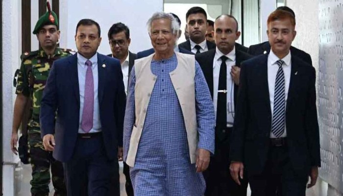 ​দেশে ফিরেছেন প্রধান উপদেষ্টা