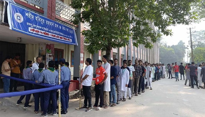 ​​রাকসুর ভোটগ্রহণ চলছে