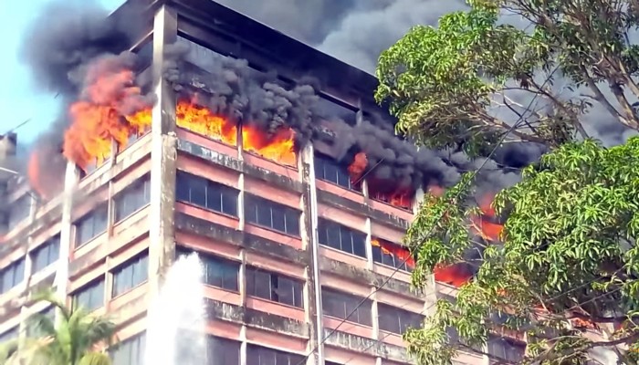 ​চট্টগ্রাম ইপিজেডে পোশাক কারখানায় ভয়াবহ আগুন
