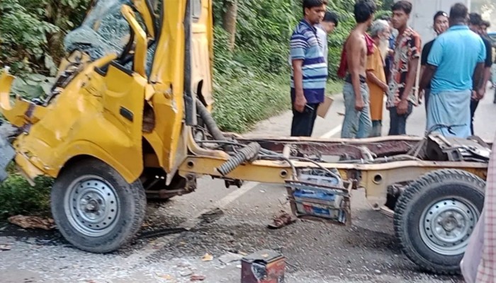 ​টাঙ্গাইলে ত্রিমুখী সংঘর্ষে নিহত ৪