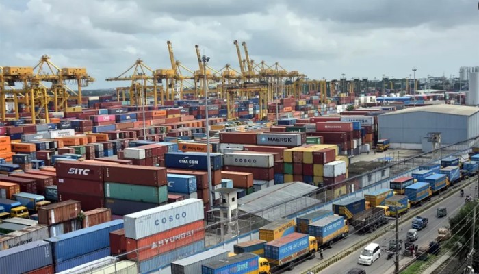 এন্ট্রি ফি বৃদ্ধির প্রতিবাদে চট্টগ্রাম বন্দরে যানবাহন প্রবেশ বন্ধ