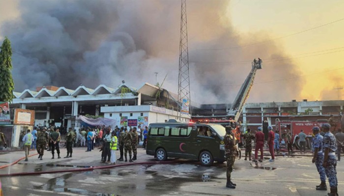 ​সম্মিলিত প্রচেষ্টায় আগুন অনেকটা নিয়ন্ত্রণে: বেবিচক